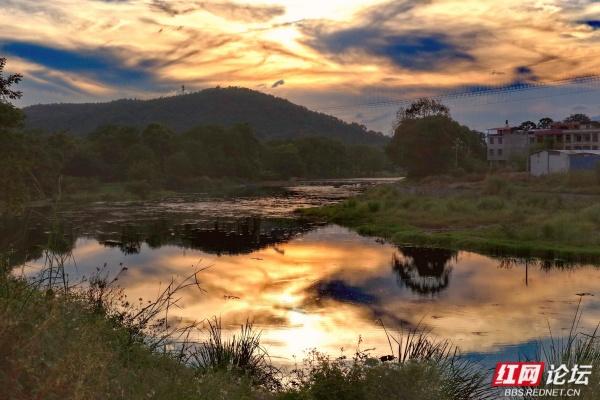 秋游时刻丨夕照永明河，白水村的暮色诗章