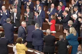 美国国会开幕首日重演闹剧：特朗普紧急干预 约翰逊艰难连任议长图片