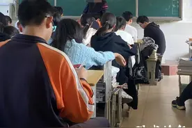 湖北黄冈58岁高三教师在宿舍离世，当地教育局已介入处理图片