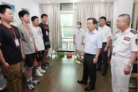 绍兴市领导检查指导征兵工作图片