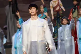 张艺兴：为理想孤注一掷又何妨图片