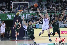 CBA常规赛：南京头排苏酒队战胜天津先行者队图片