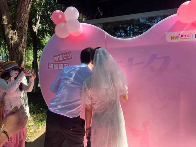 今天，南京这里排长队！