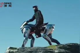 川崎推可骑乘四足机器人，翻山越岭如履平地，驾乘丝滑“像骑马一样”图片