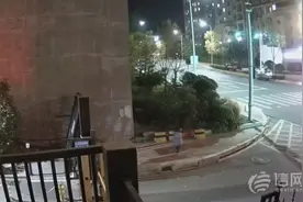 4岁女童深夜独自跑出家门 崂山警民合力寻找家长助团圆图片