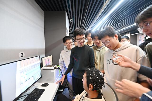 时光相册丨从中国第一批本科生毕业、第一张大学毕业文凭……看百卅天大的“第一”印记