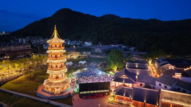 看“苏超”不来栖霞山包后悔的！