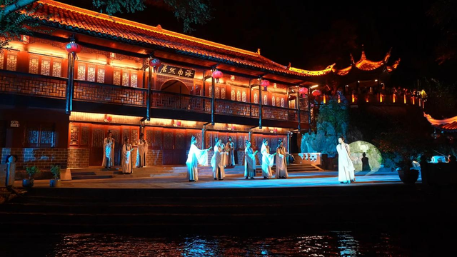 小城看中国⑭ | 贵州镇远：㵲阳河畔，千年古城打好“文旅牌”