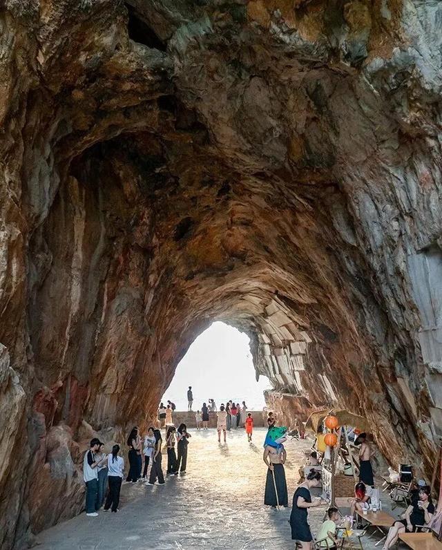 文旅年底内卷无上限！桂林喊你用乡音 “盘活” 老课文，直接线下免费解锁课本名场面！