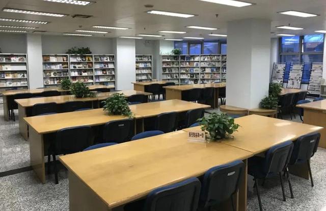 去西城区图书馆？借阅、自习、周边吃喝看过来