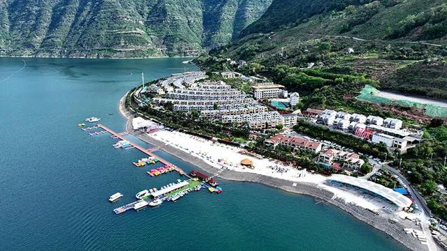 金沙江畔移民村：山水皆景 日子红火