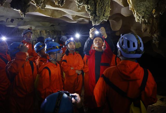 趣·凉都丨探洞、浆板、攀岩……六盘水月照探险研学营掀起文旅体验新浪潮