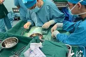 “移花接木”！医生用肋软骨为8岁女童“再造”右耳图片