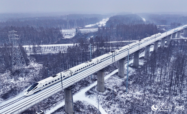 沈白高铁开通助推长白山冰雪旅游