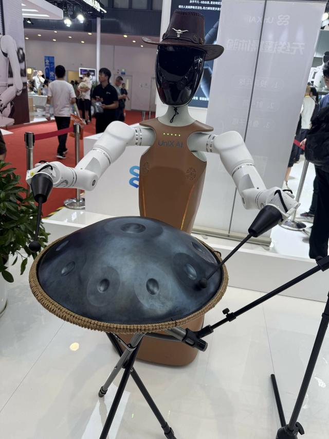 史上最热闹机器人大会！才艺比技术更吸睛？