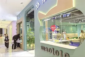 兰州各大商圈撸宠经济火热 温馨提醒:撸宠很减压 谨防被抓伤图片