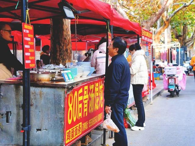 威海人气最旺的早市之一，连游客都说“必打卡”！