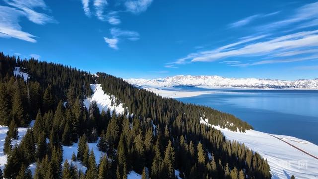 冰雪热浪涌天山：新疆“冷资源”燃动“热经济”