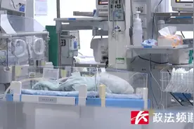 湖南一对双胞胎姐妹相隔3天出生，仅在妈妈腹中待了27周！医生：非常少见图片