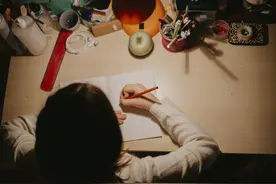 一堆作业做不完！杭州初三女孩焦虑到耳聋……图片
