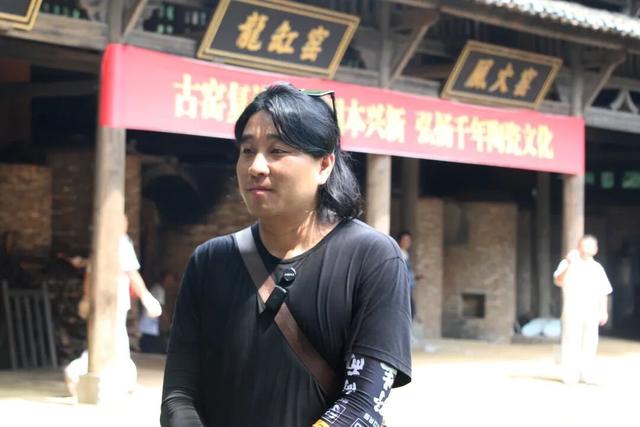 祥狮献瑞贺开窑，活态传承现珍宝
