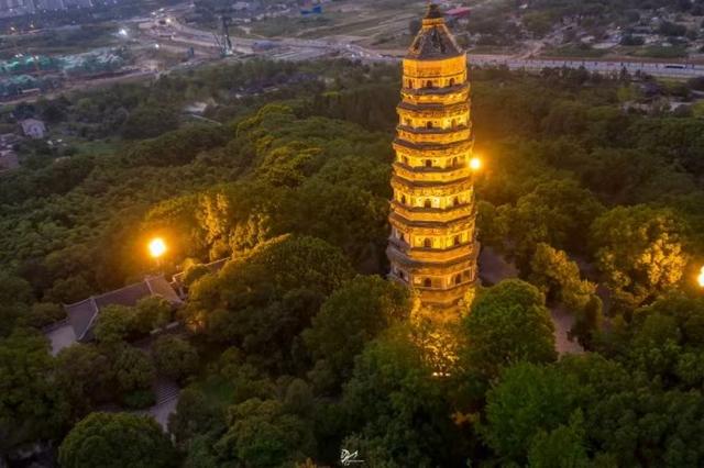 融汇古今连接传统与潮流，在苏州虎丘山体验“千年一瞬”