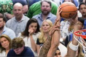 NBA总决赛：“双子星”合砍61分 凯尔特人夺冠军点图片