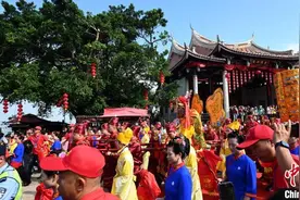 妈祖金身巡安福建湄洲岛 两岸妈祖敬仰者共襄盛举图片