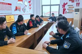 威海特巡警：清明忆英烈 岗位践忠诚图片