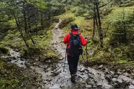 一男性驴友在玉龙雪山失踪，多方力量仍在搜救图片