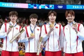 打破美国40年垄断！中国队惊天逆转夺男子4×100米混合泳接力金牌，潘展乐：冠军是我们的，不满意的应该是别人图片