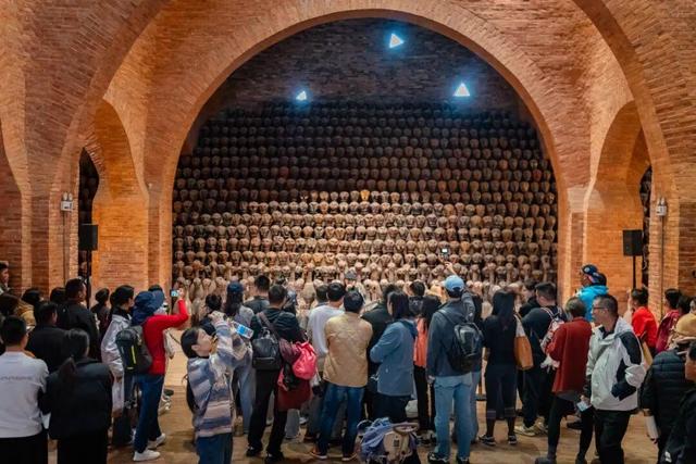 弥勒，人气爆棚！