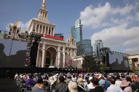 九部贝多芬竖起了一座丰碑，属于上海，属于中国，属于人民图片