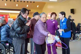 福建华南女子职业学院走进福利院图片