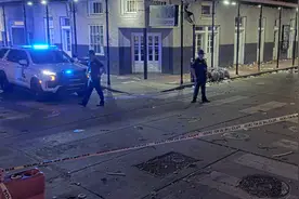 美国新奥尔良市发生冲撞事故至少10死，目击者：司机下车后扫射人群图片