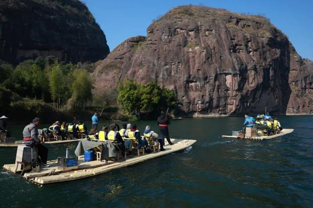 当“古典音符”遇见“丹霞仙境”：德国汉诺威交响乐团今日打卡龙虎山！