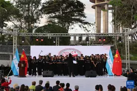 希望的旋律——洪都拉斯少年歌唱洪中友好图片