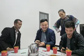 乡镇夜访六记——广西基层新事录图片