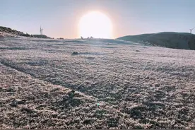 这是仰天湖景区的另一面 同样美如画！图片