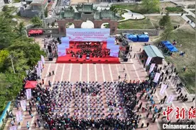 兰州“十里桃香”桃花盛开引客来图片