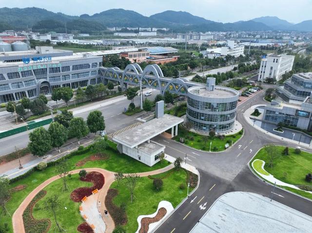 罗平：工厂“蝶变”书写特色城市更新答卷