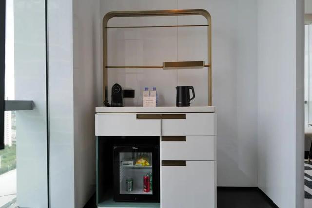 洲际行政酒廊的天花板，是这家？