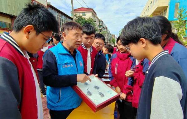 以科技为媒 育创新之苗——舞钢市首届全国科普月暨科技文化节精彩启幕