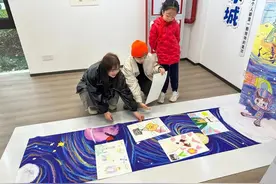 这群孩子画的画，还吸引了著名收藏家前来收藏？图片