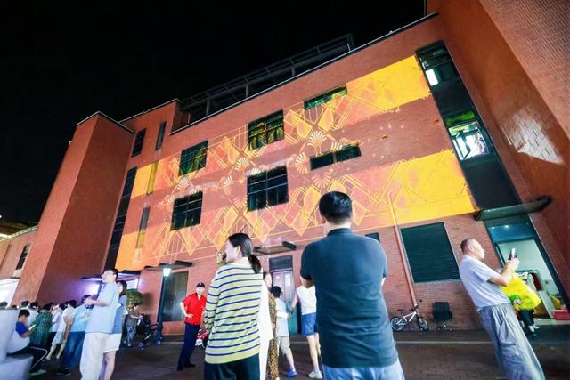 VR及全息投影技术赋能，灯光秀实现“古今共此时”