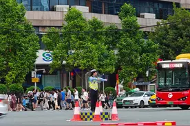广东今日下午迎清明假期出行高峰  注意这些缓行点段图片