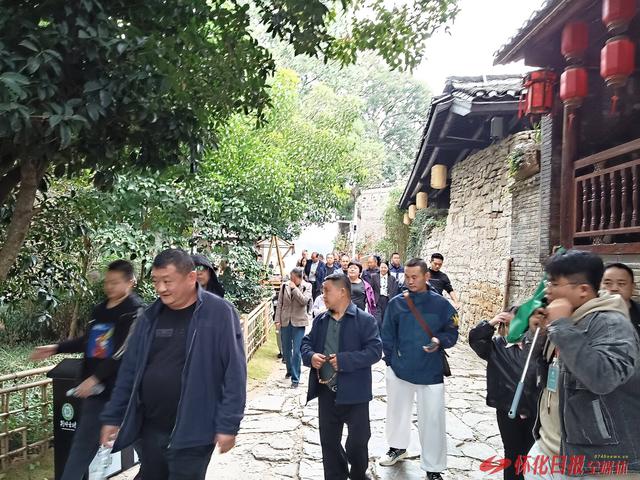 世界那么大 好想去怀化丨千年荆坪秋意浓 游人打卡醉古村