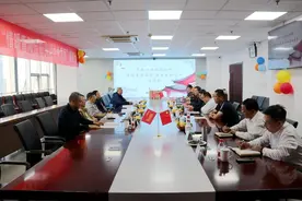 中铁十局投资公司举行退休、调研老干部重阳节座谈会图片