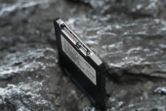 装甲风SATA固态：T560 固态硬盘开箱图赏！