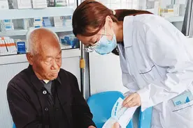 当好群众健康的“守门人”——记千阳县裕华村大学生乡村医生时静图片